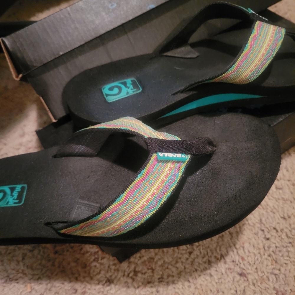 Bright colors teva sandals excellent condition